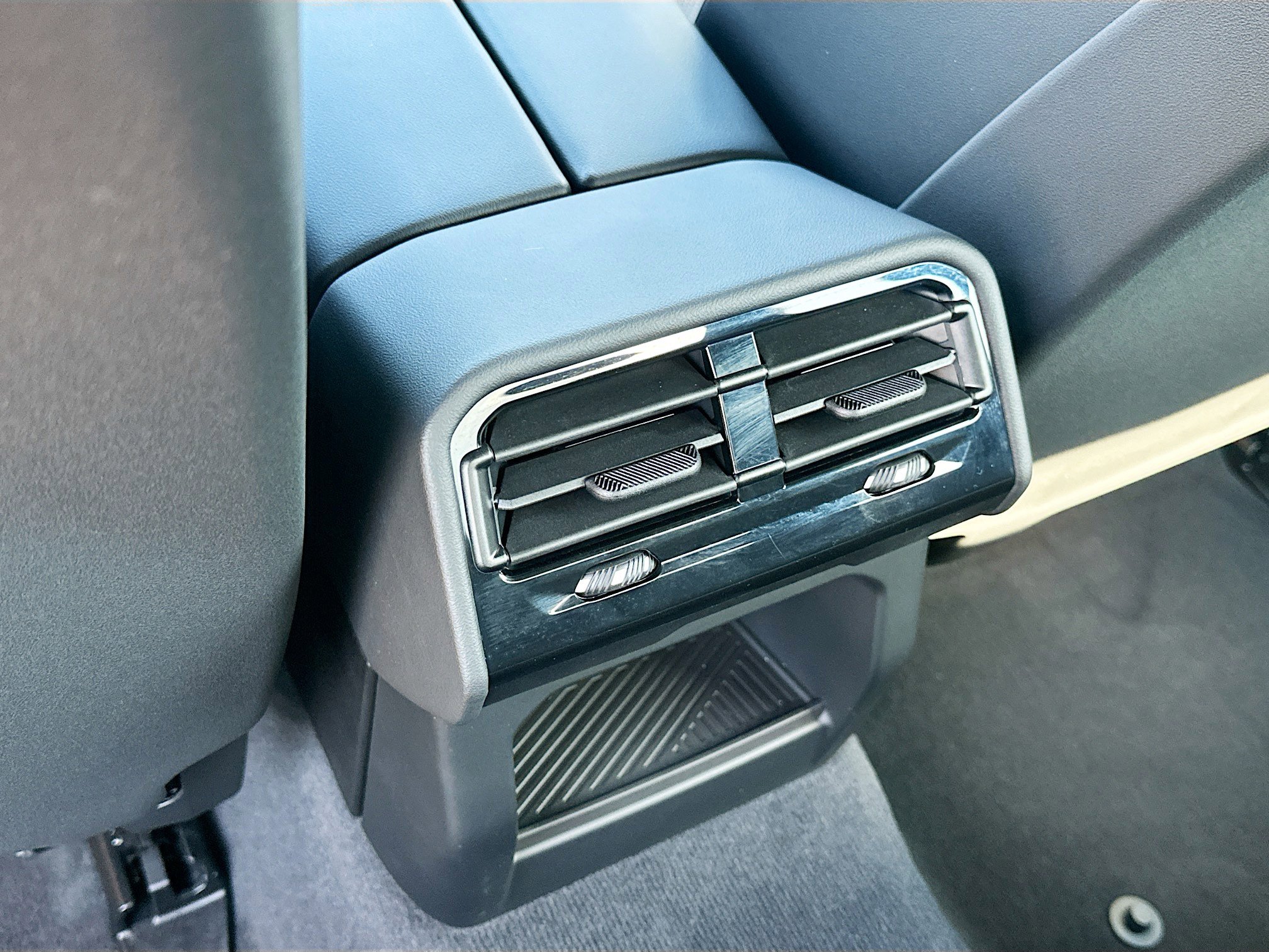 Used 2025 BMW i5 eDrive40i w/ Premium Package image 25