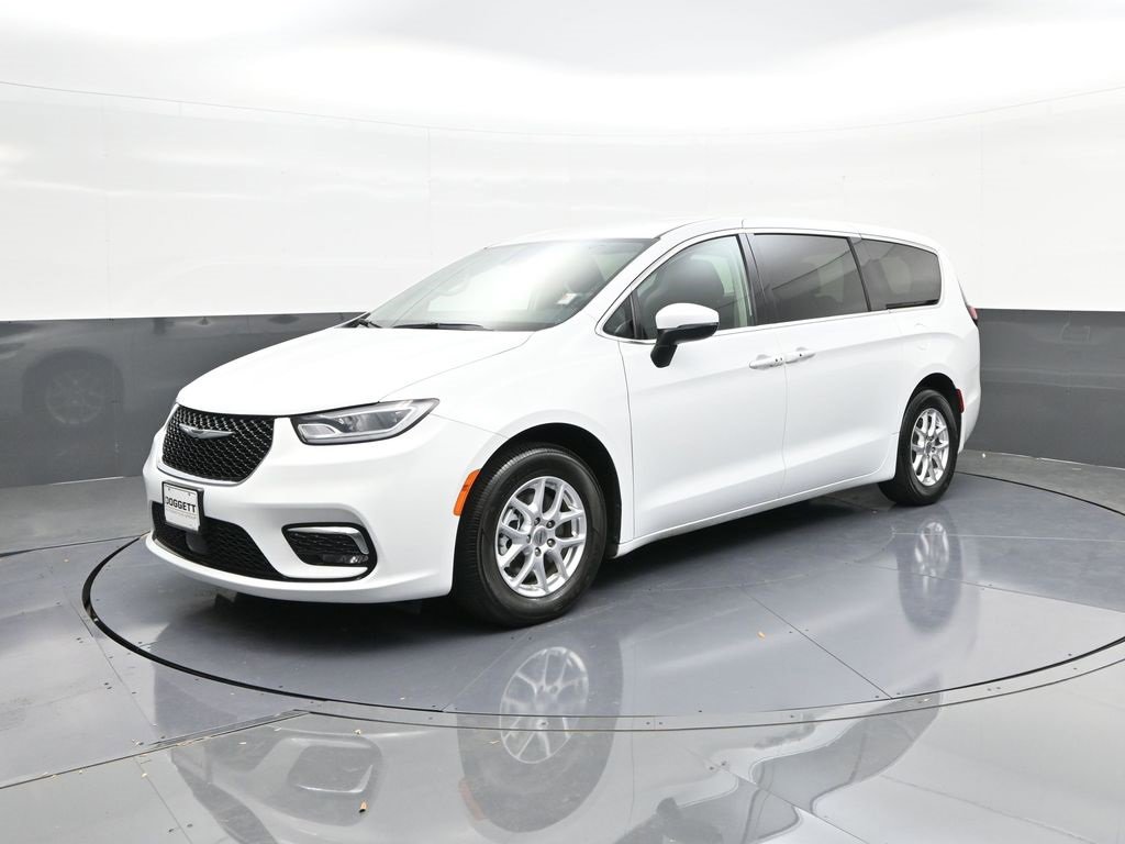 Used 2023 Chrysler Pacifica Touring-L