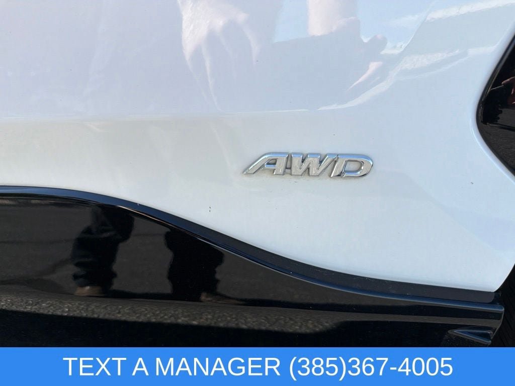 Used 2025 Toyota RAV4 SE AWD/4WD image 10