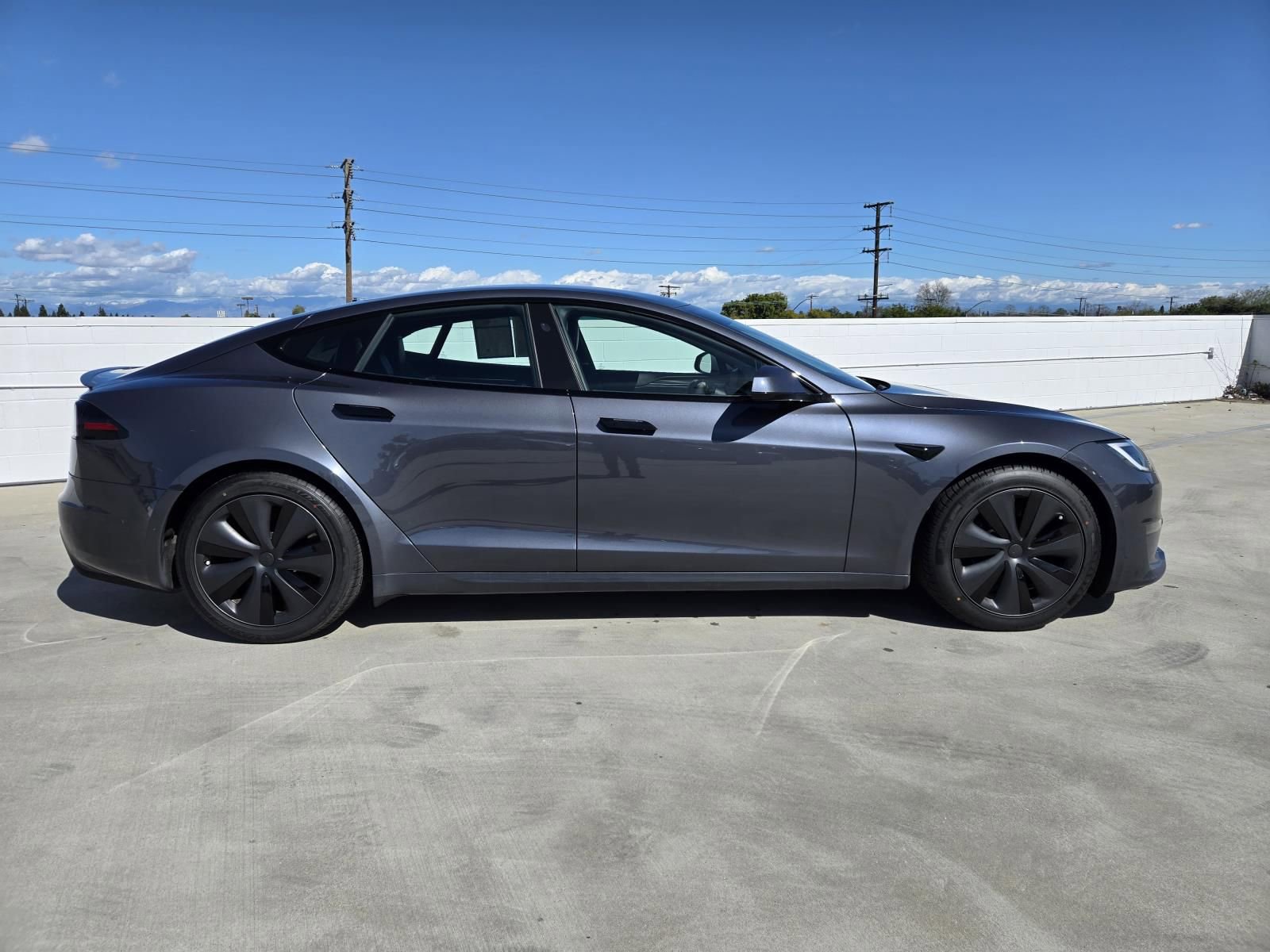Used 2022 Tesla Model S Plaid image 2