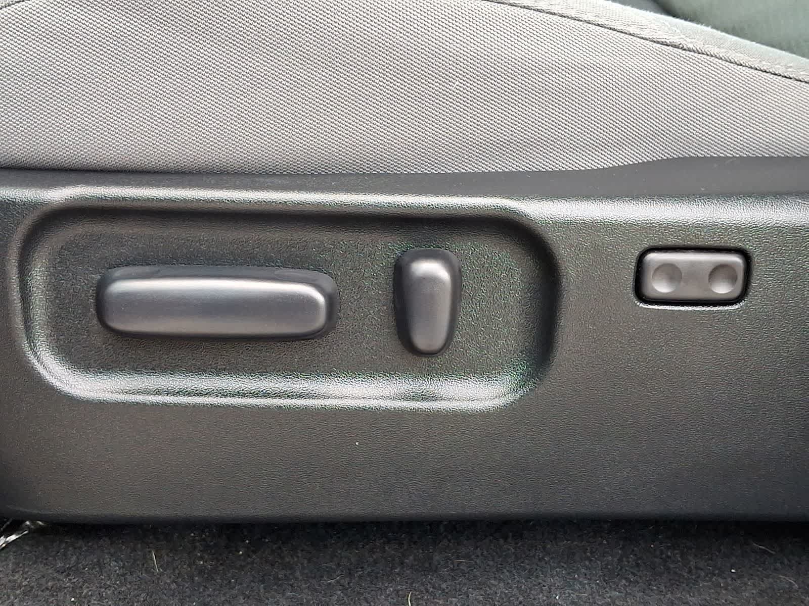 Certified 2021 Toyota Tacoma SR5 AWD/4WD image 14