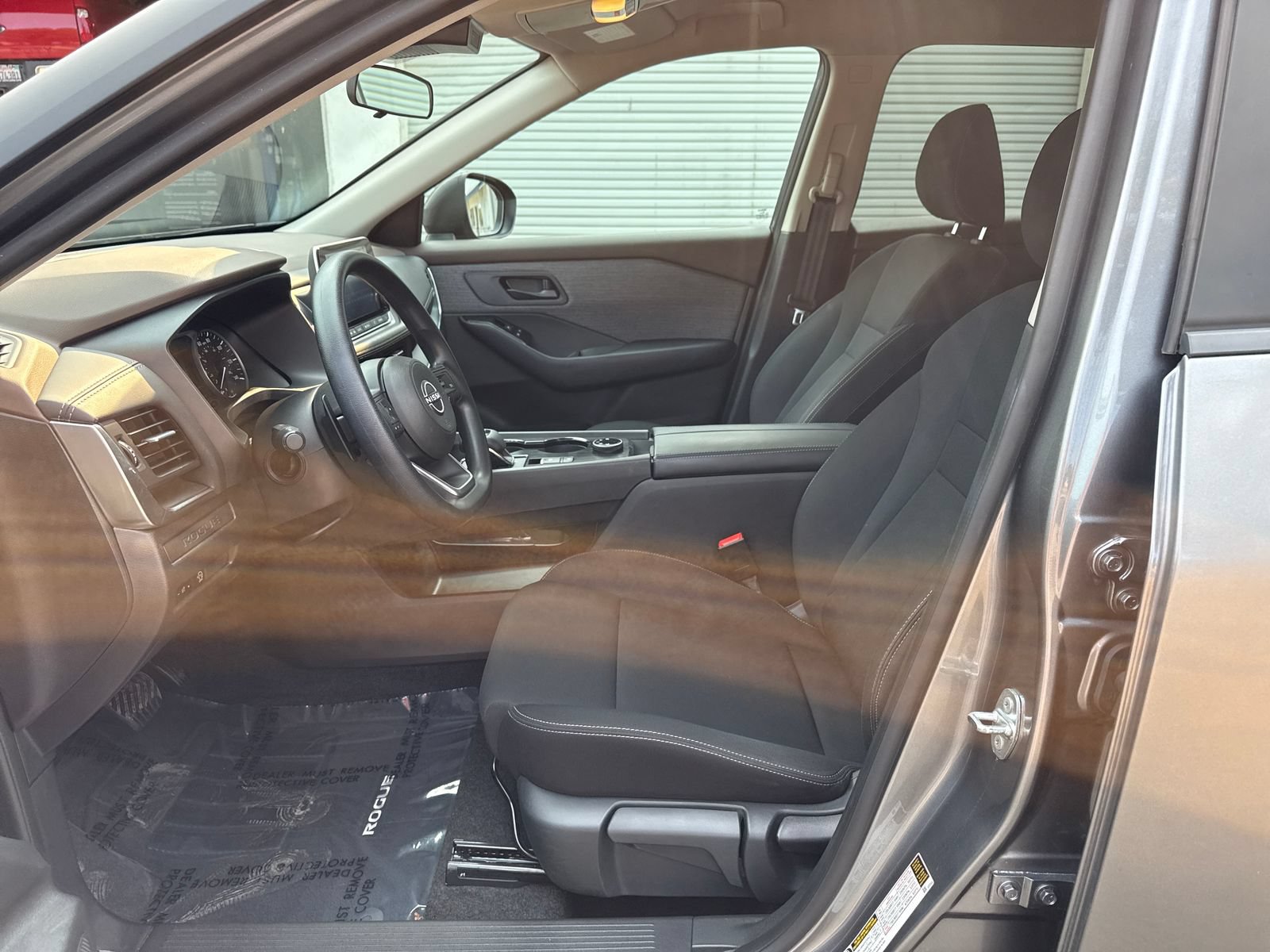 Used 2023 Nissan Rogue S AWD/4WD image 9