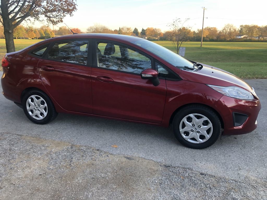 Used 2013 Ford Fiesta SE image 10