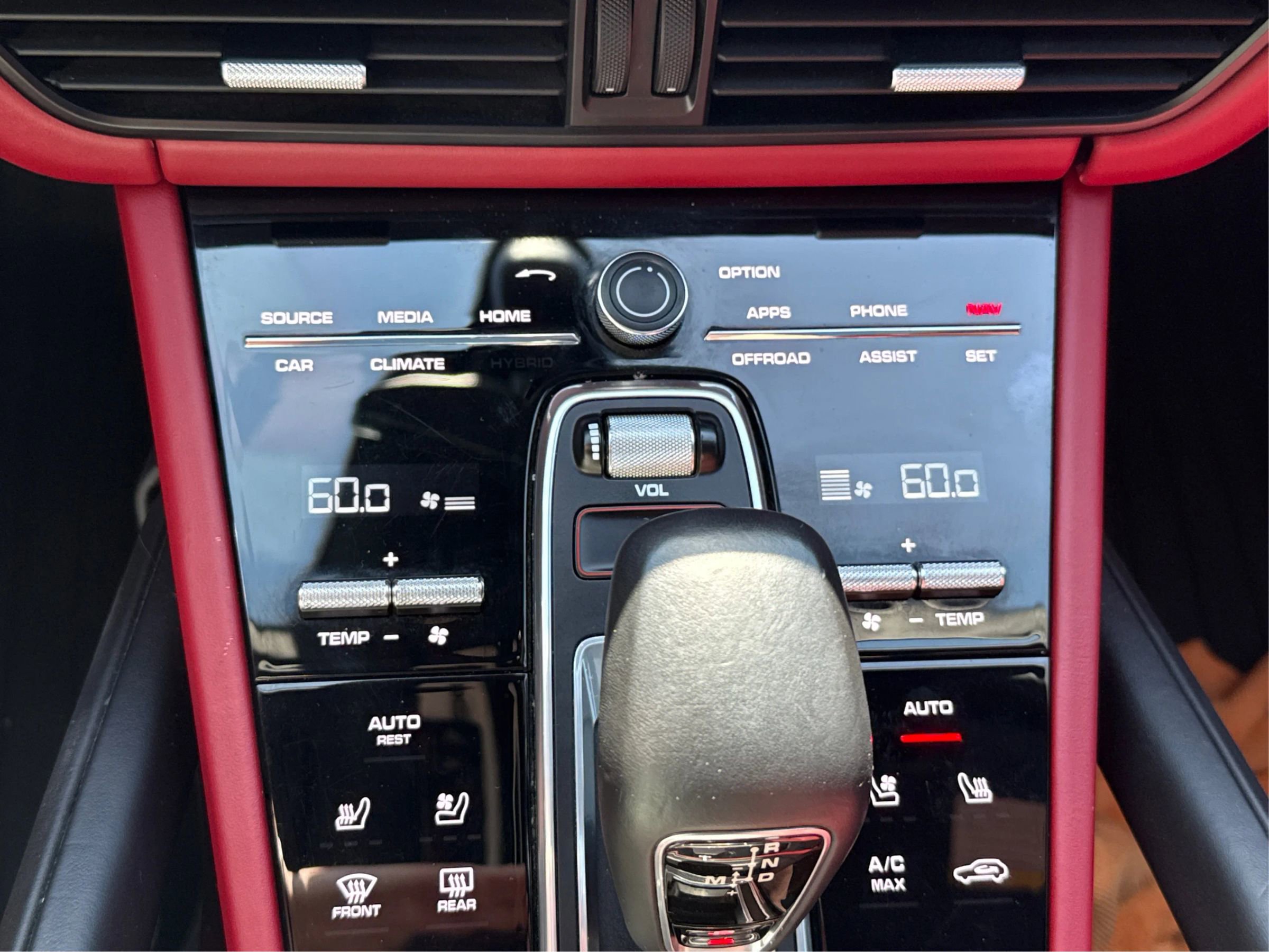 Used 2022 Porsche Cayenne GTS AWD/4WD image 29
