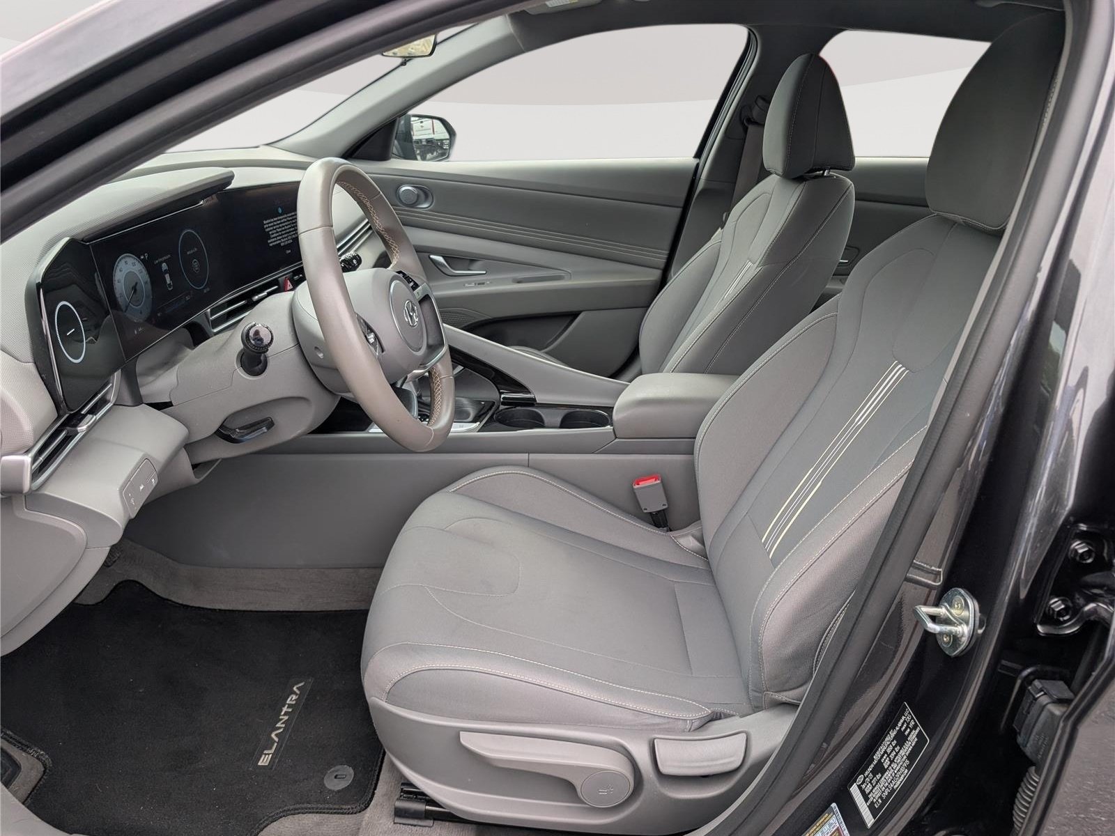 Used 2023 Hyundai Elantra SEL w/ Convenience Package FWD image 14