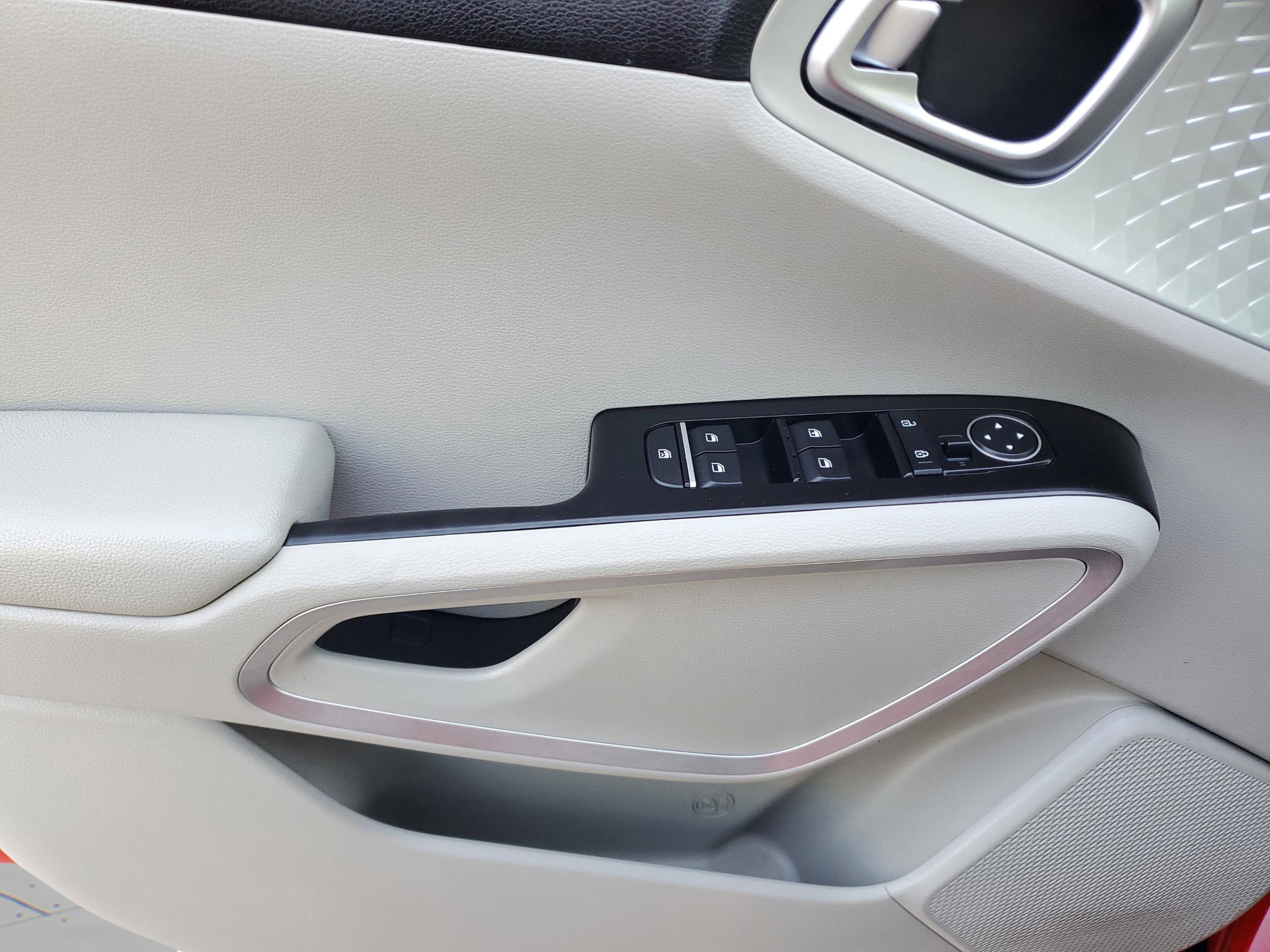 Certified 2020 Kia Soul LX image 15