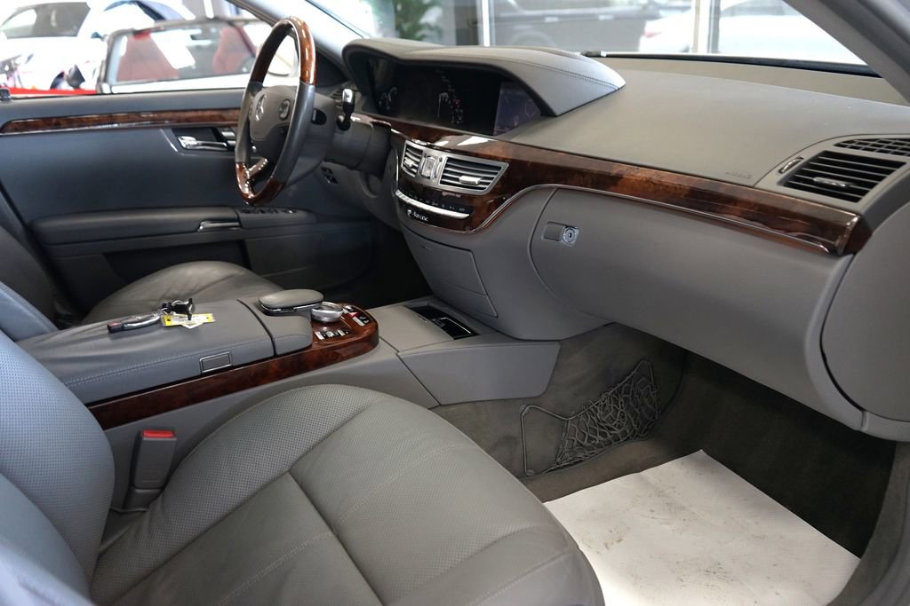 Used 2008 Mercedes-Benz S 550 4MATIC w/ AMG Sport Pkg image 48