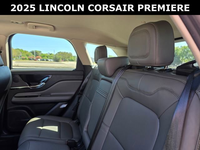 Used 2025 Lincoln Corsair Premiere image 17