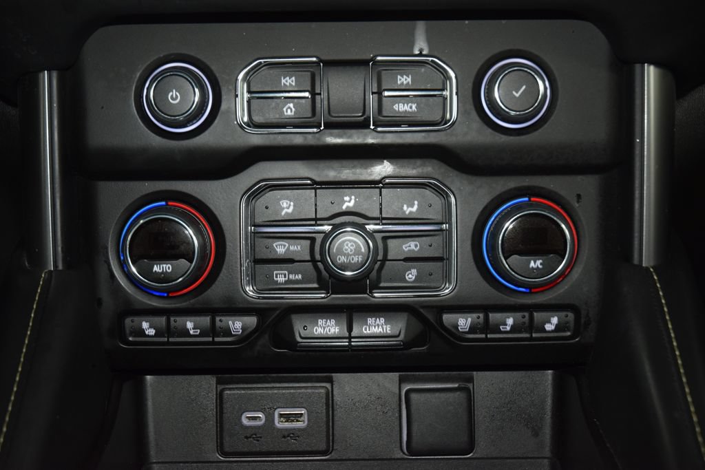 Used 2023 Chevrolet Tahoe Premier w/ Advanced Technology Package AWD/4WD image 32