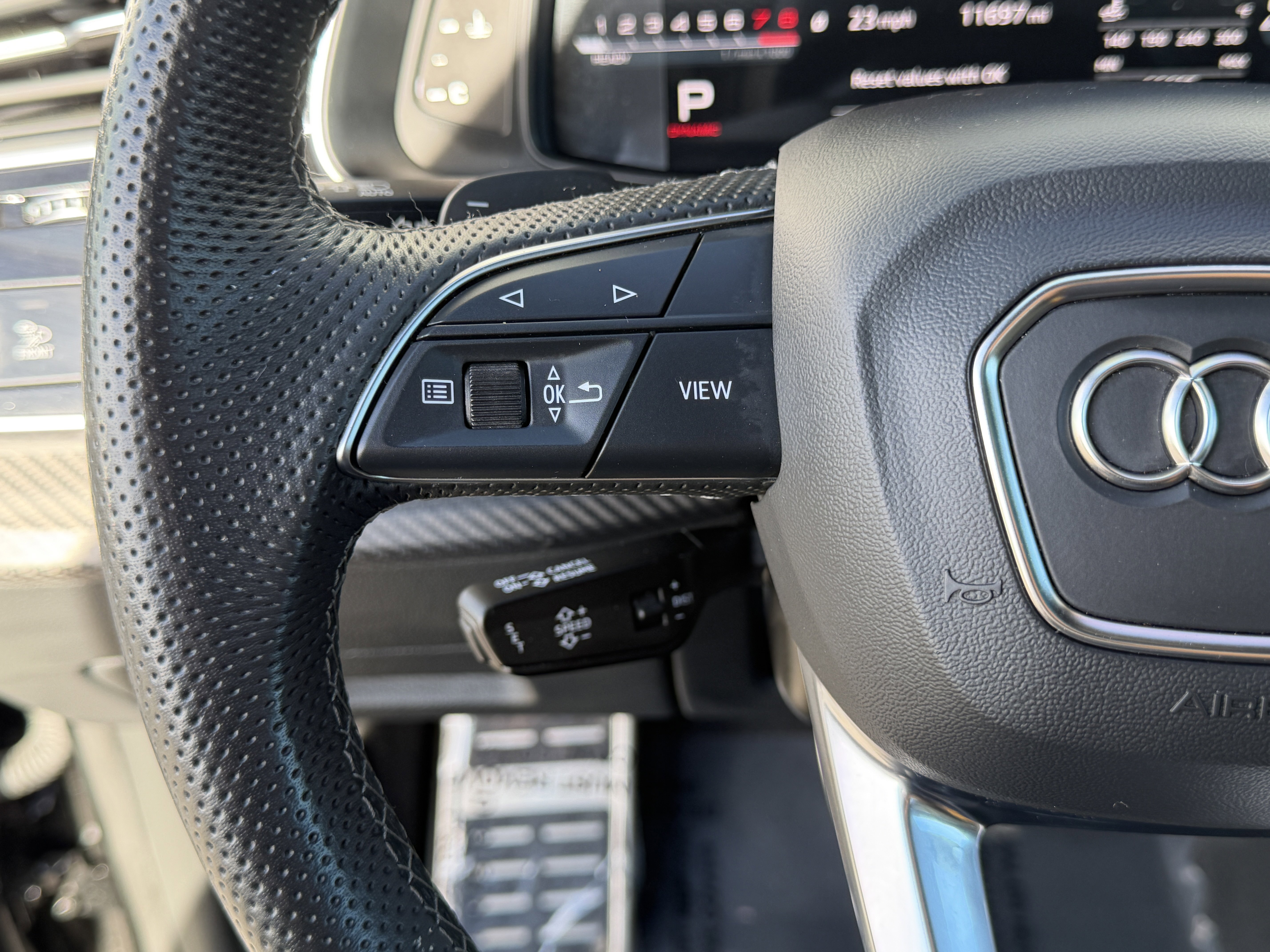 Used 2024 Audi SQ8 Premium Plus w/ Executive Package image 25