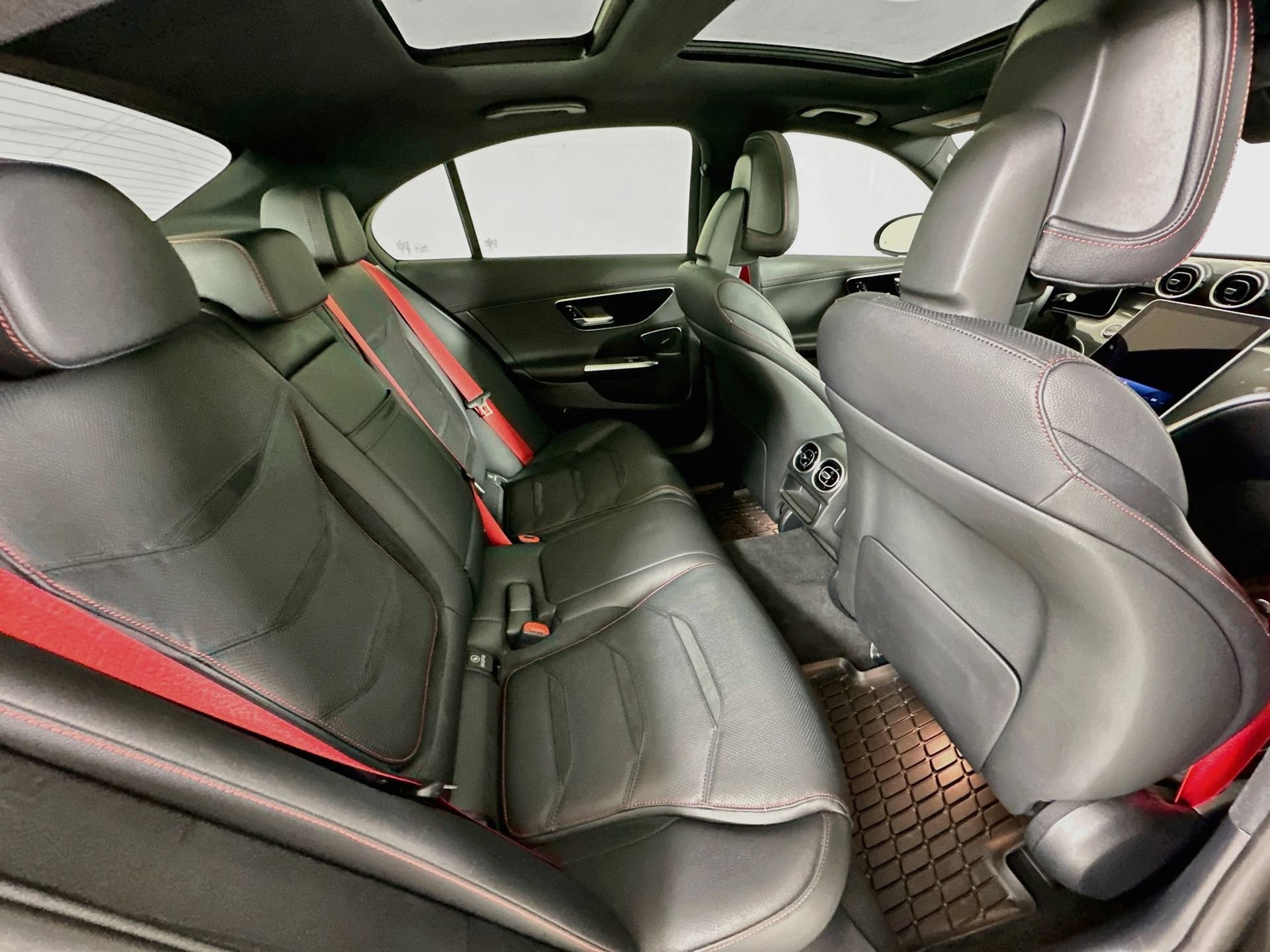 Used 2025 Mercedes-Benz C 43 AMG 4MATIC Sedan image 29
