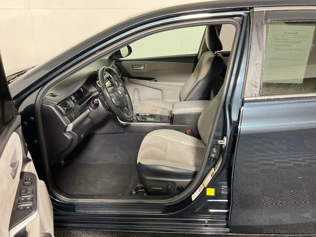Used 2016 Toyota Camry XSE image 14