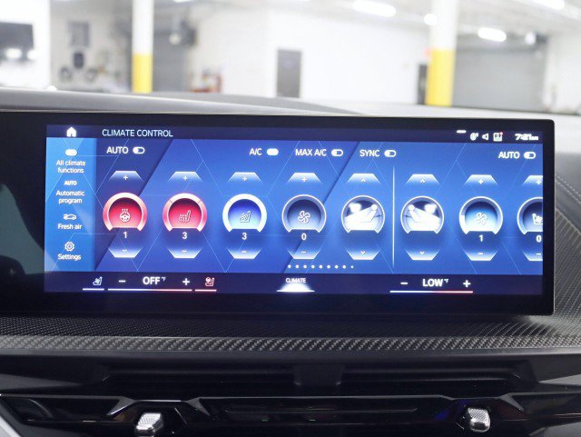 Used 2023 BMW XM AWD/4WD image 23