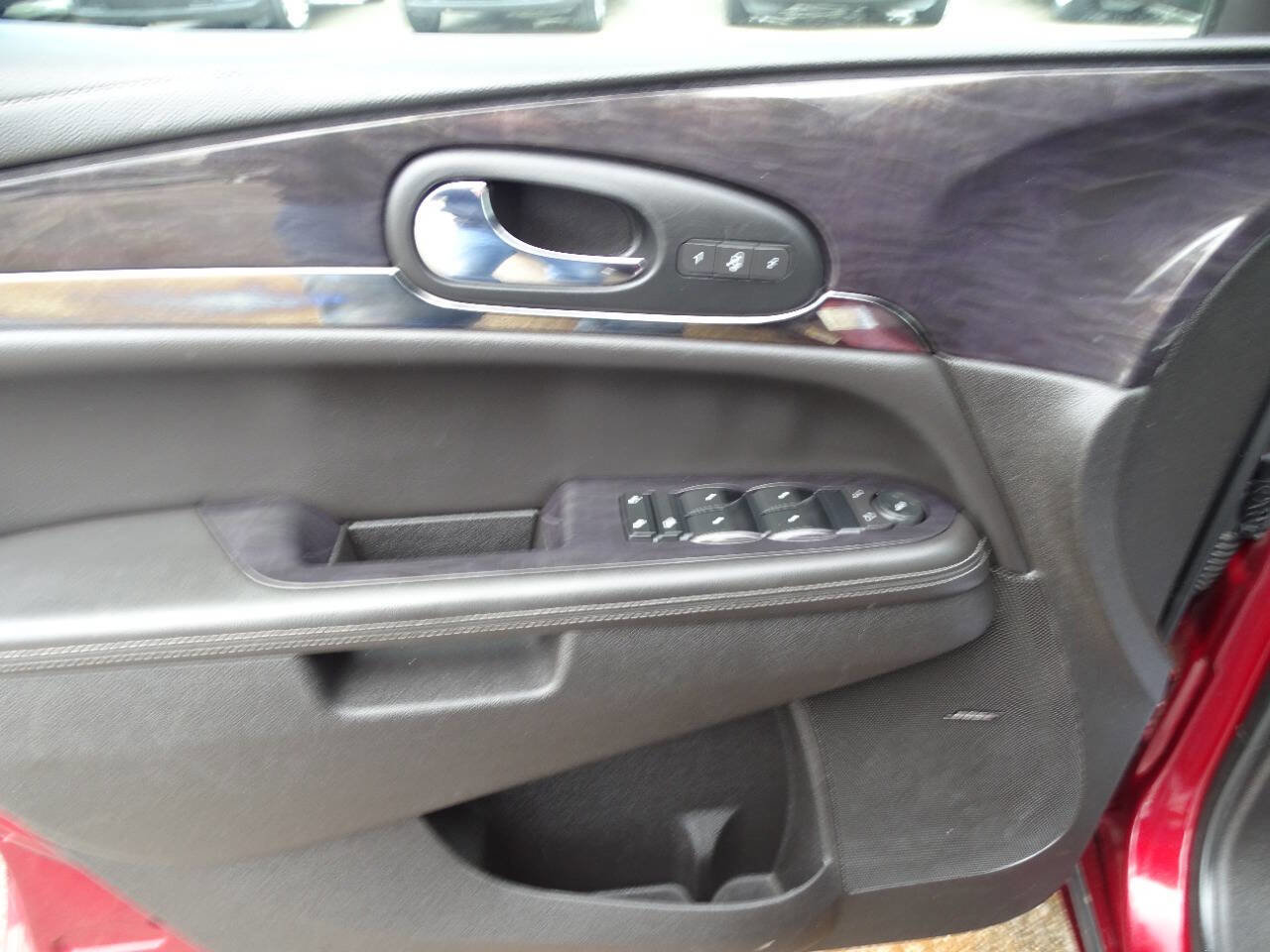 Used 2016 Buick Enclave Leather image 18