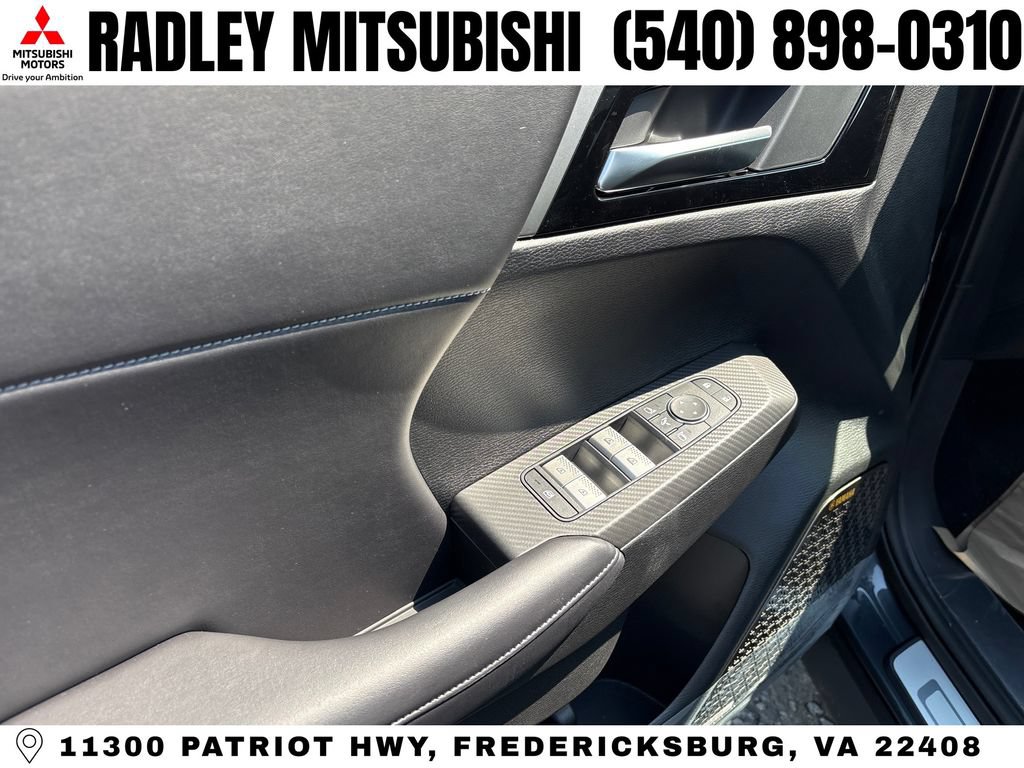 New 2026 Mitsubishi Outlander SE FWD image 5