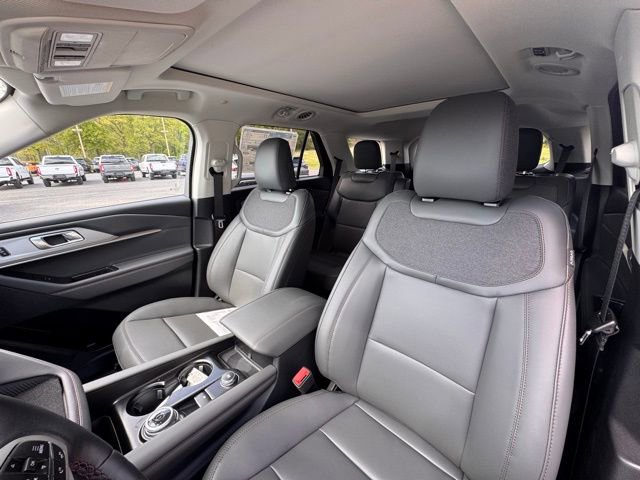 New 2026 Ford Explorer Active AWD/4WD image 8