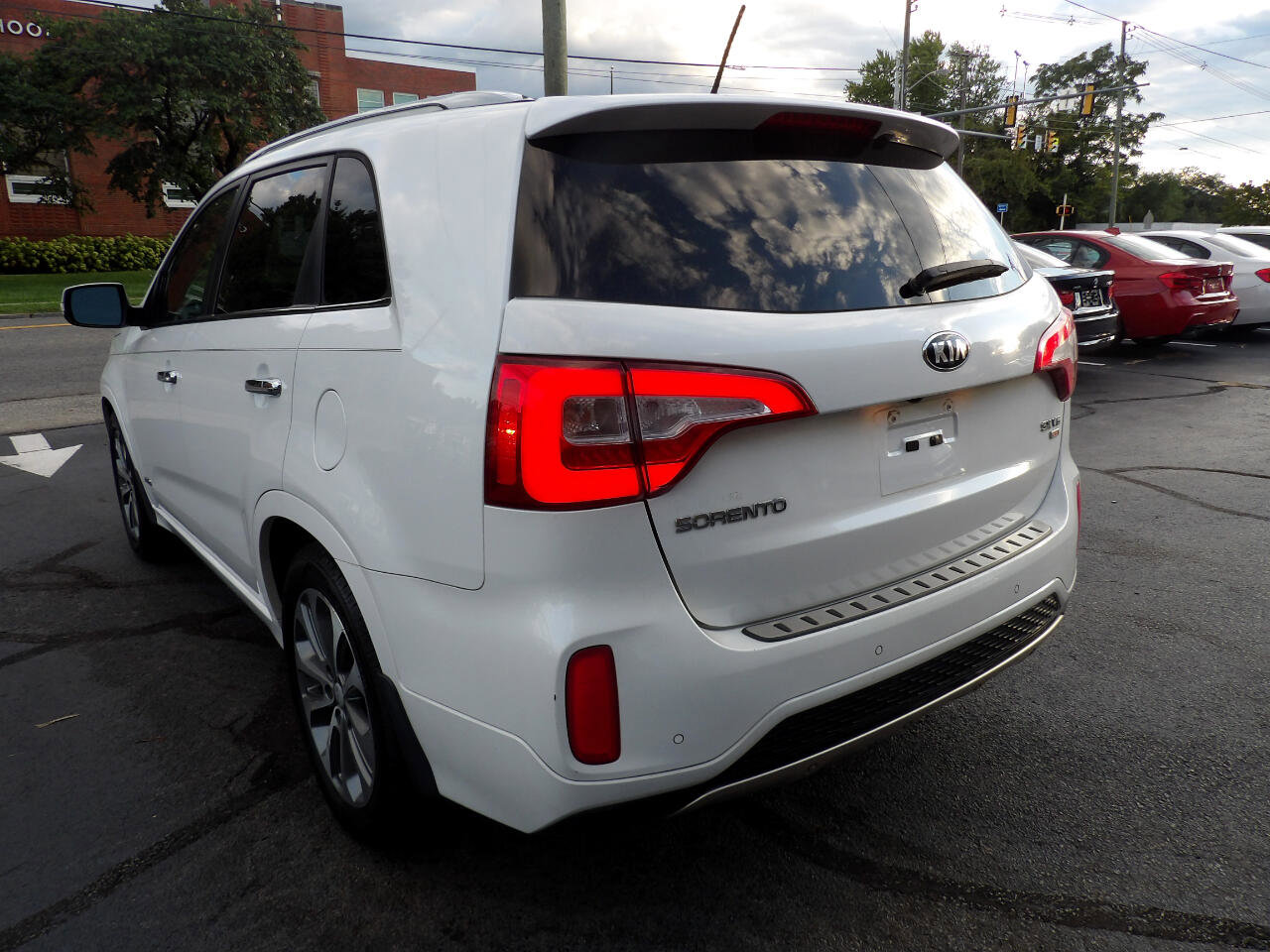 Used 2015 Kia Sorento SX image 3