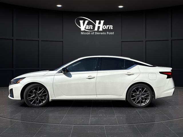 Used 2024 Nissan Altima 2.0 SR image 13