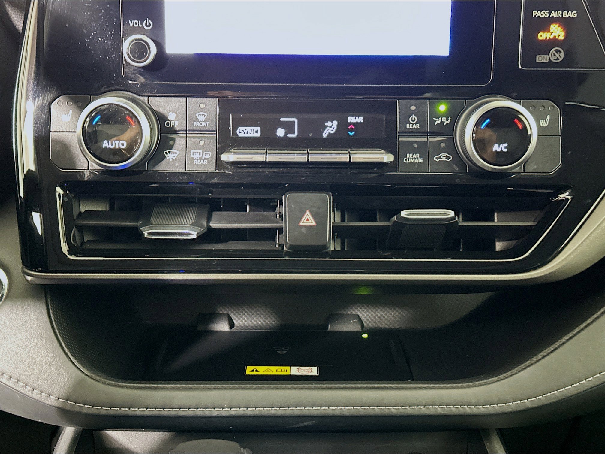 Used 2023 Toyota Highlander XLE image 23