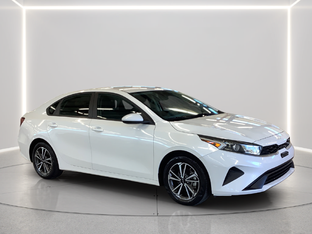 Certified 2022 Kia Forte LXS FWD image 9