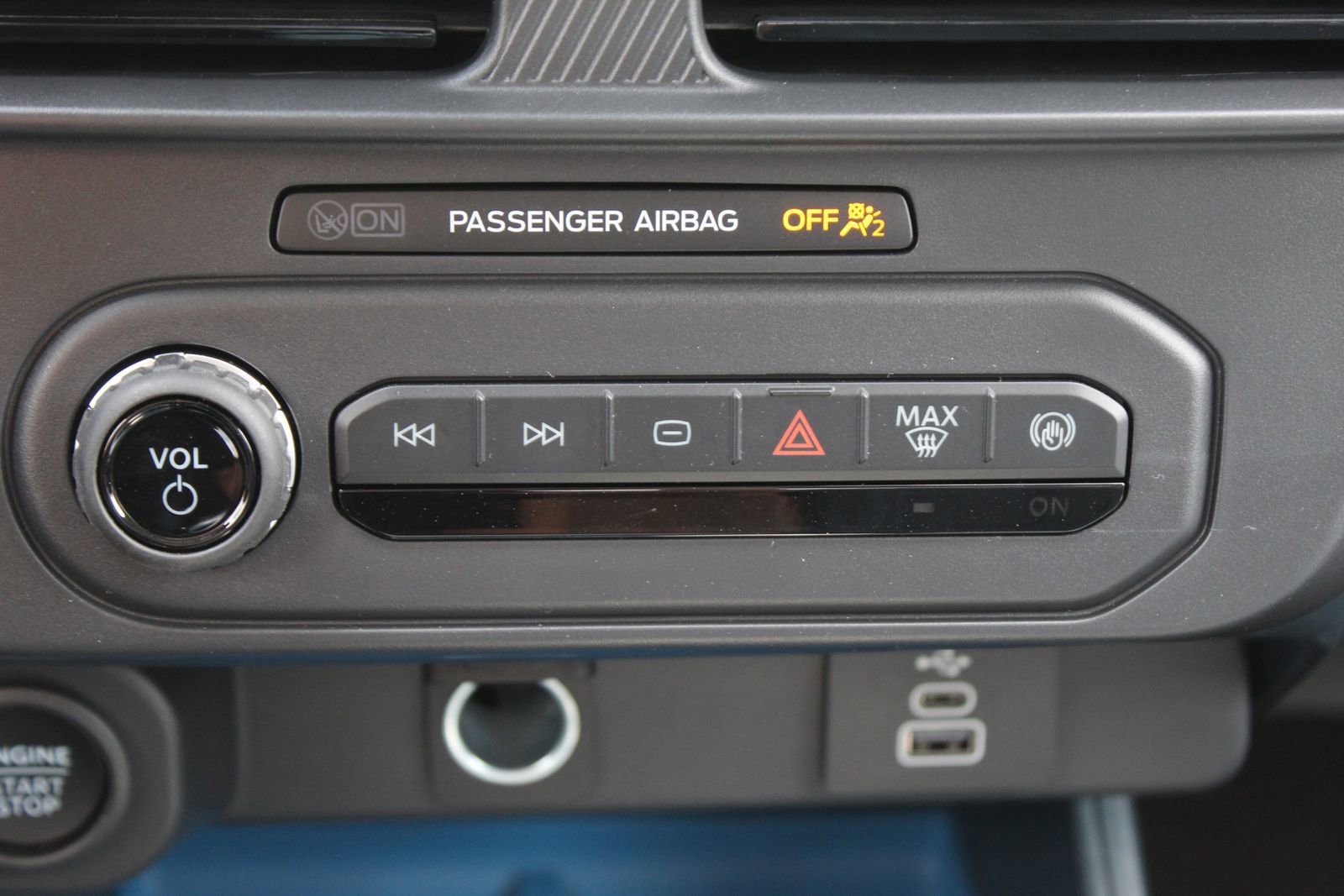 New 2025 Ford Maverick XLT w/ XLT Luxury Package image 26