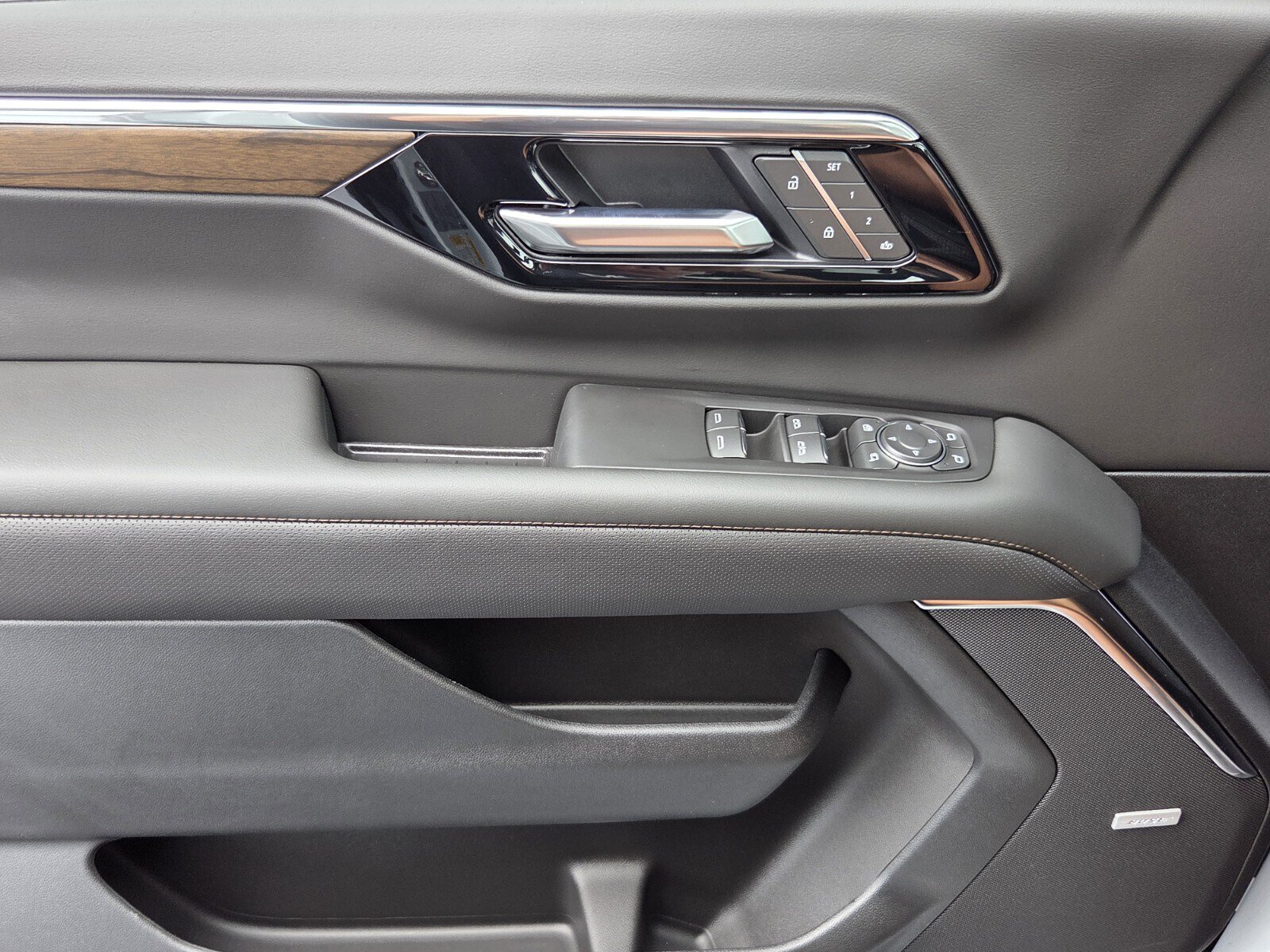 New 2026 Chevrolet Tahoe High Country AWD/4WD image 14