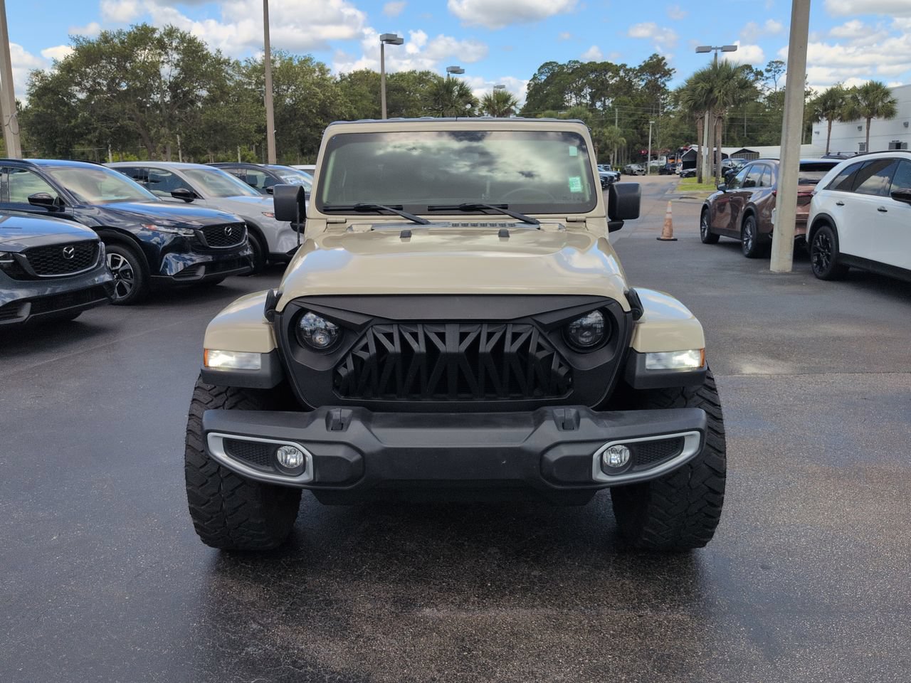 Used 2022 Jeep Gladiator Overland w/ Trailer Tow Package AWD/4WD image 9