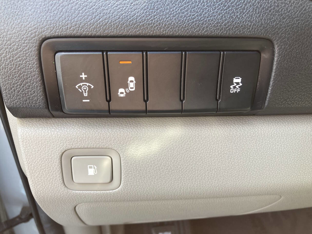 Used 2019 Kia Sedona EX image 37