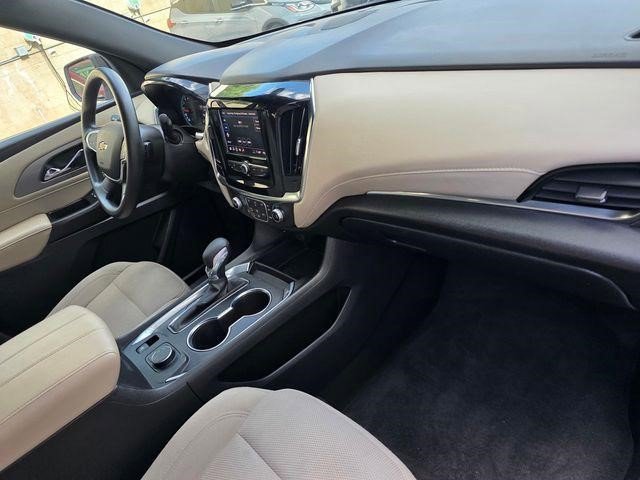 Certified 2023 Chevrolet Traverse LS w/ LPO, Cargo Package FWD image 19