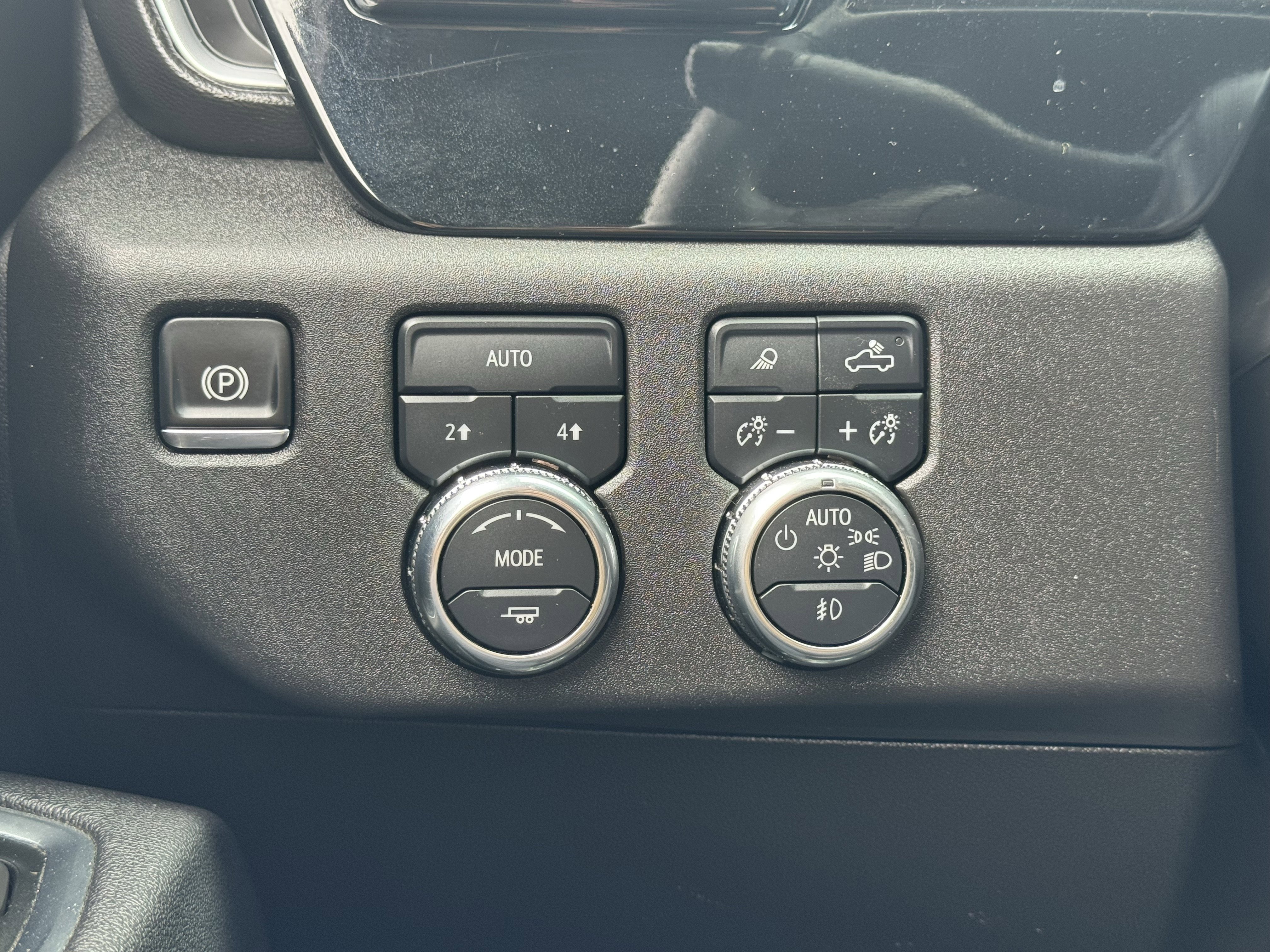 Used 2025 GMC Sierra 1500 SLT AWD/4WD image 32