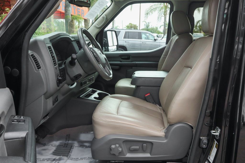 Used 2020 Nissan NV 3500 SL image 20