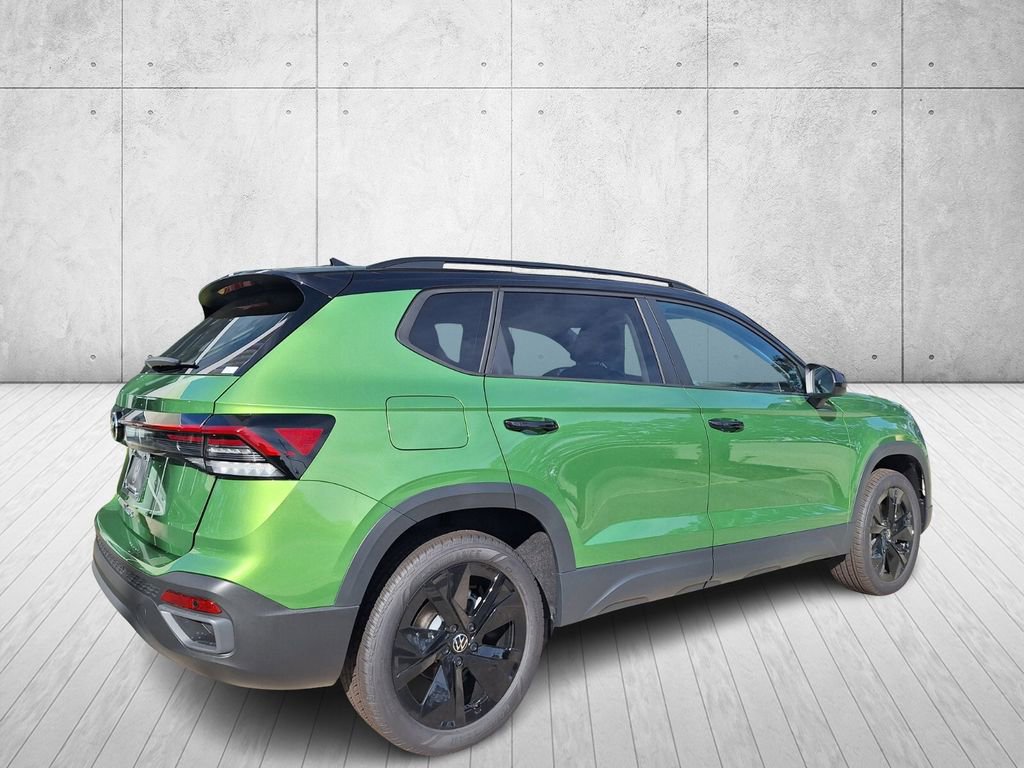 New 2026 Volkswagen Taos SE image 5