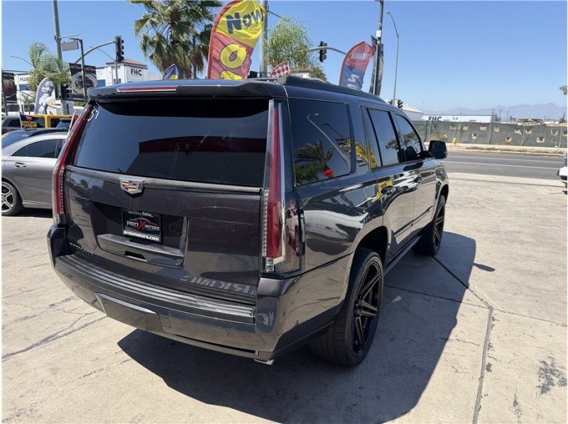 Used 2018 Cadillac Escalade Premium Luxury AWD/4WD image 63
