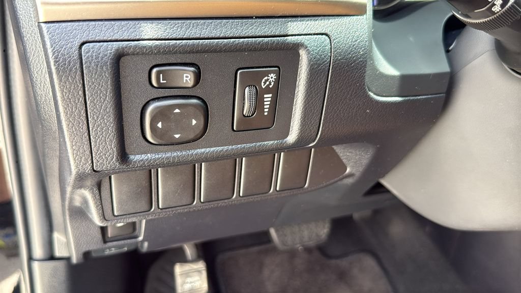 Used 2016 Lexus CT 200h w/ Navigation Package FWD image 39