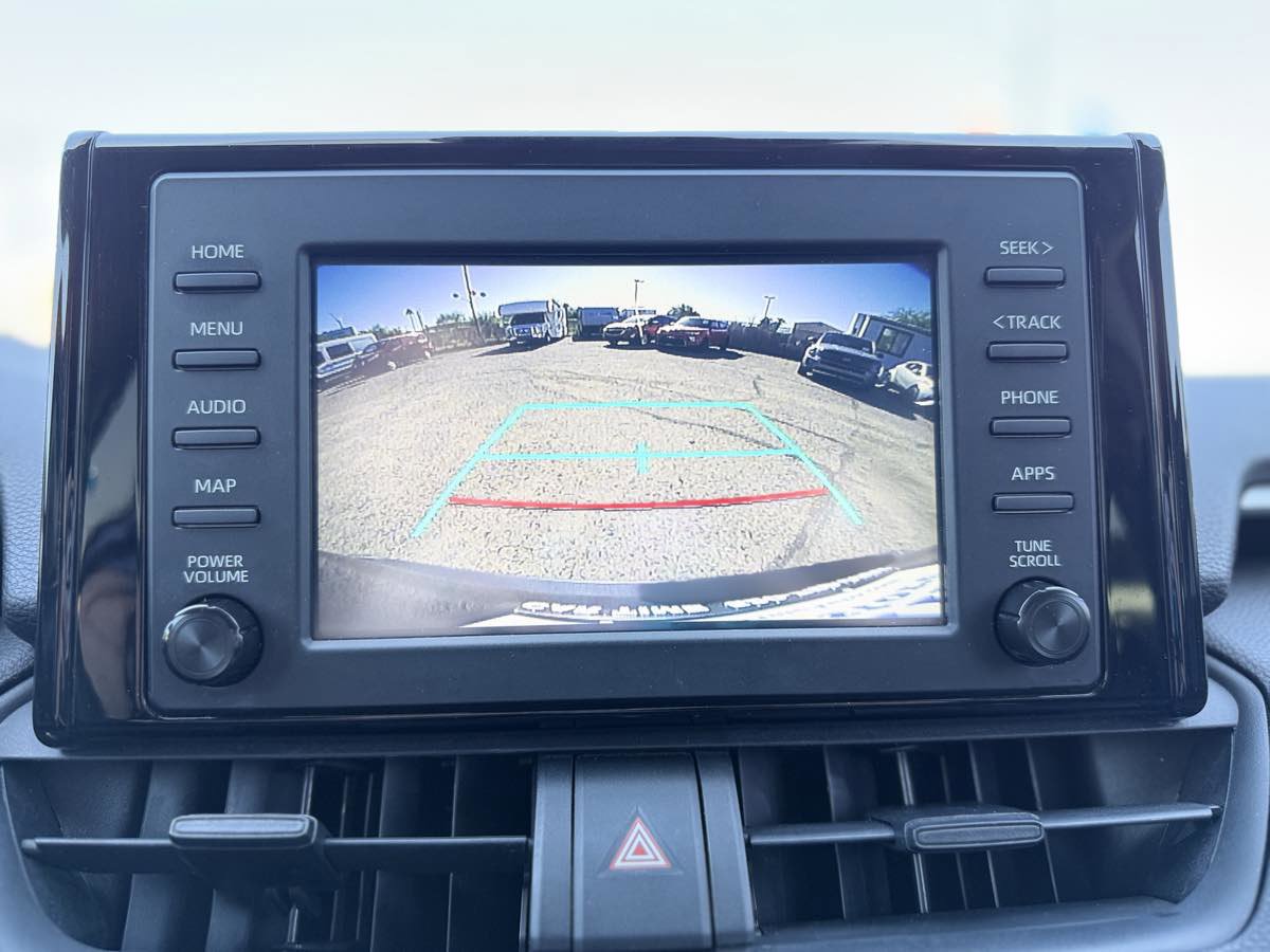 Used 2019 Toyota RAV4 LE image 18