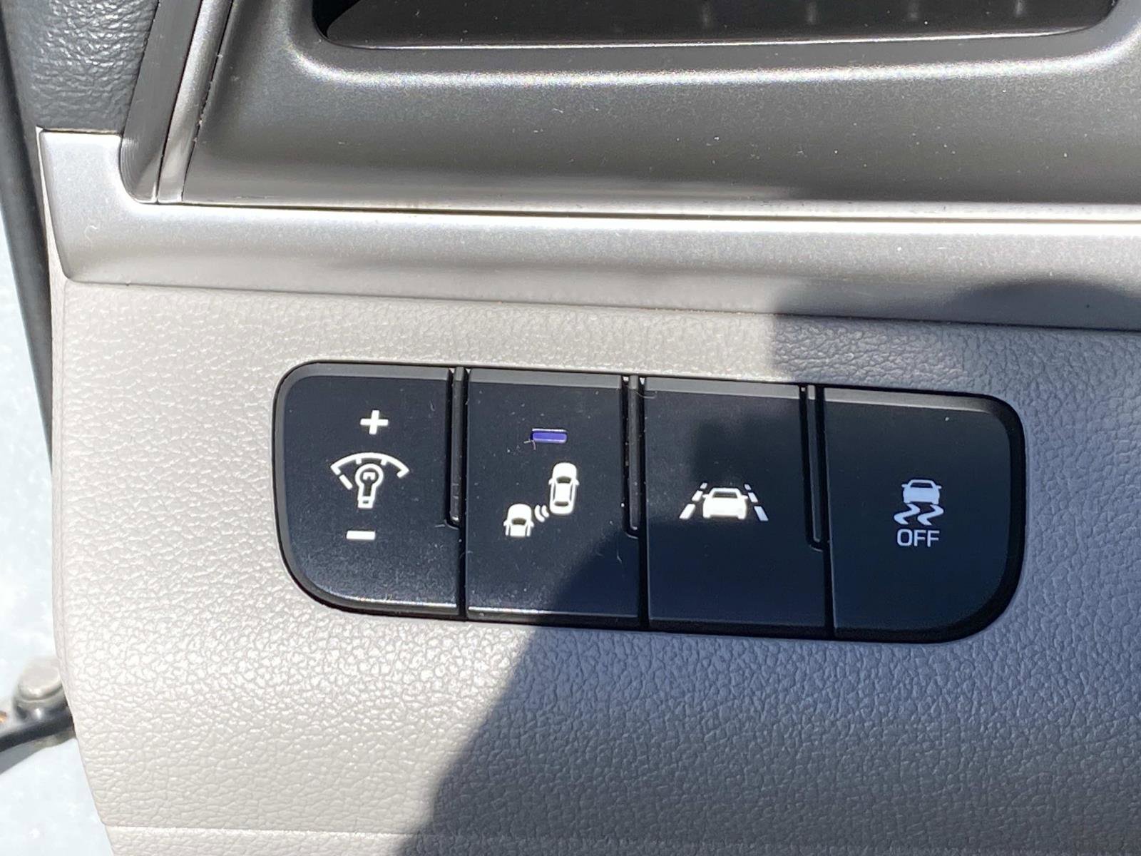 Used 2019 Hyundai Elantra SEL FWD image 19