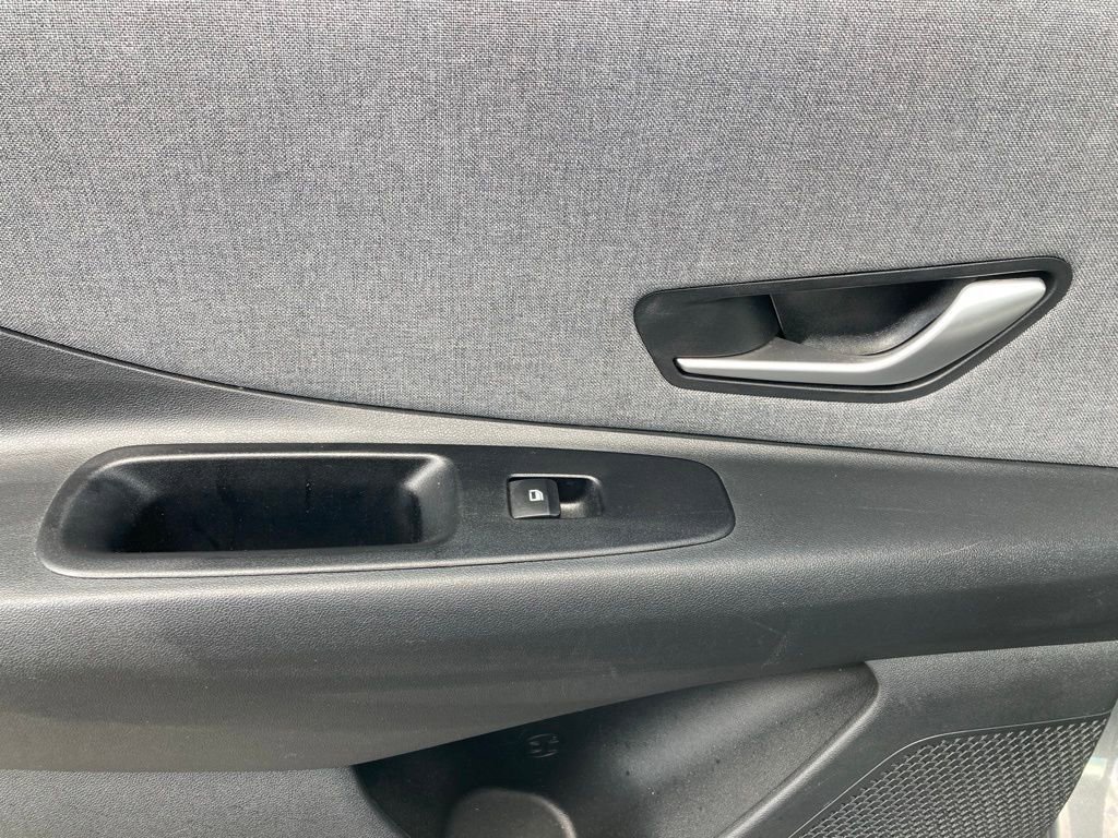 Used 2025 Hyundai Elantra Limited image 11