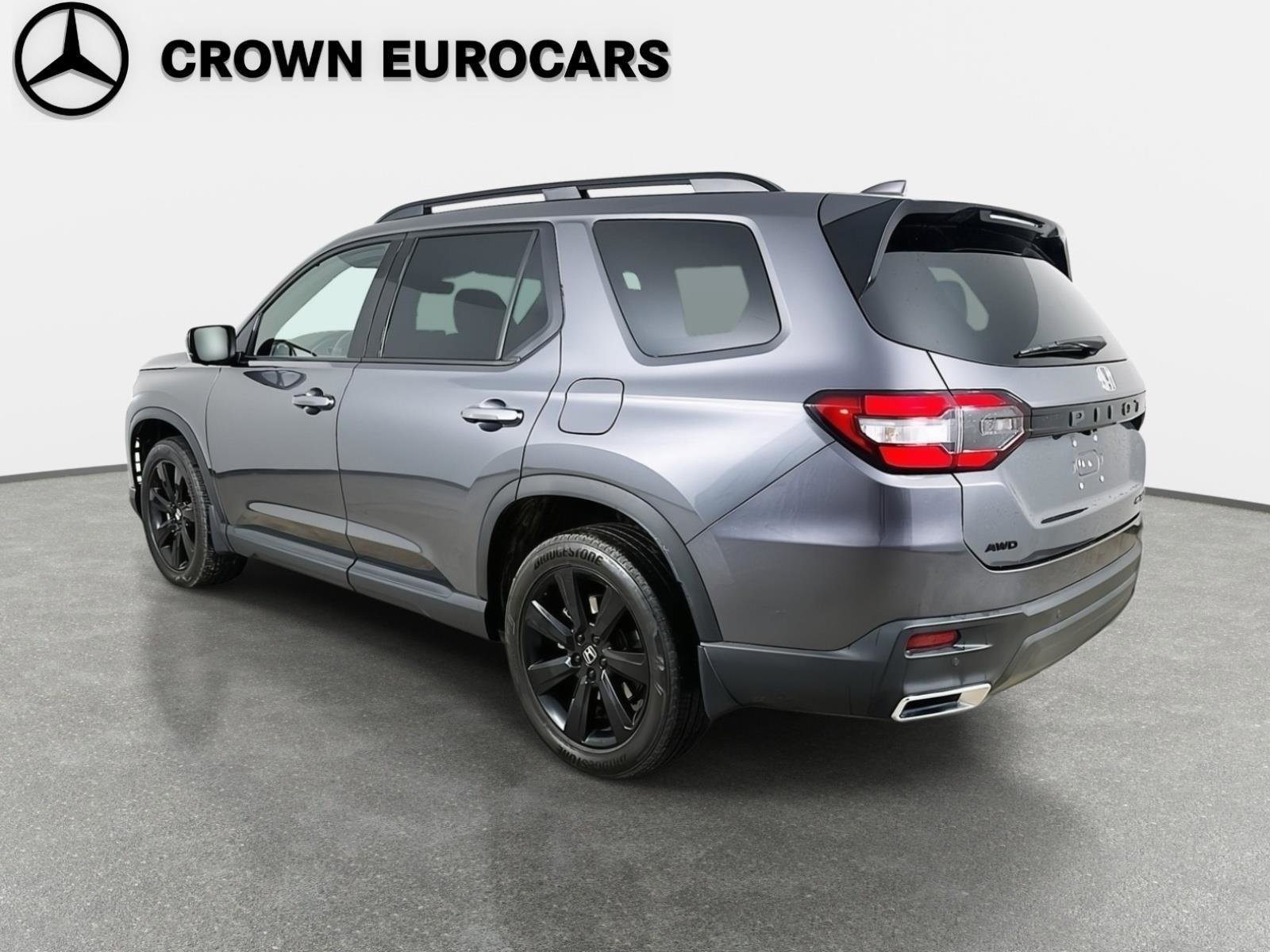 Used 2025 Honda Pilot Black Edition image 5