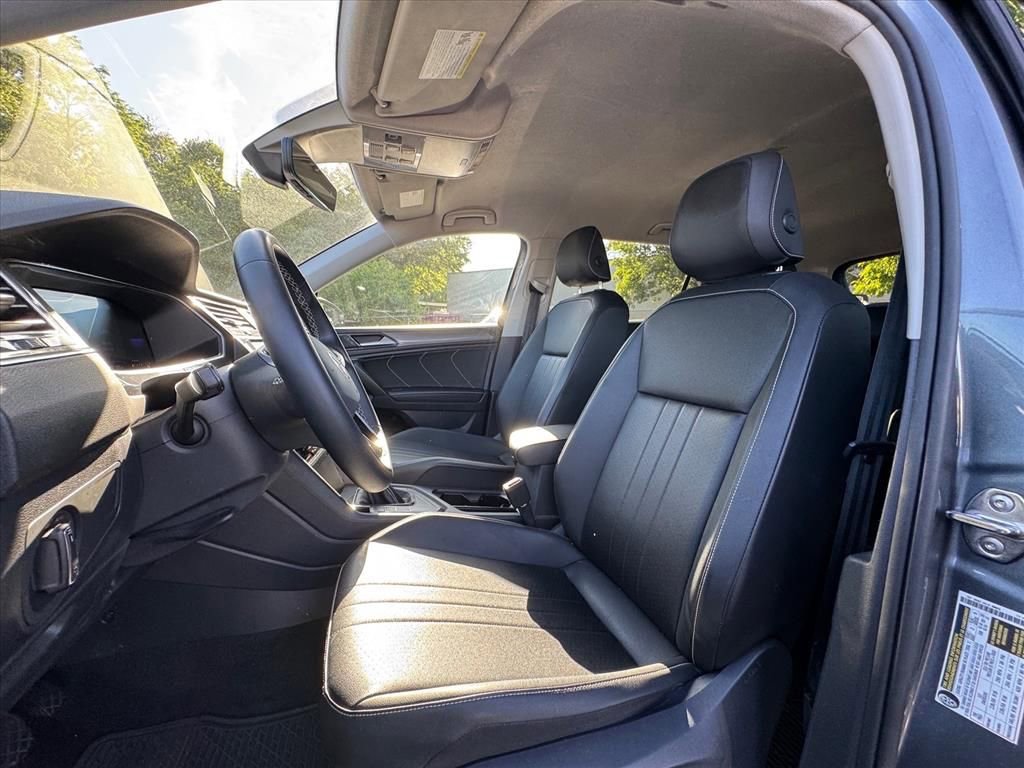 Used 2023 Volkswagen Tiguan SE FWD image 16