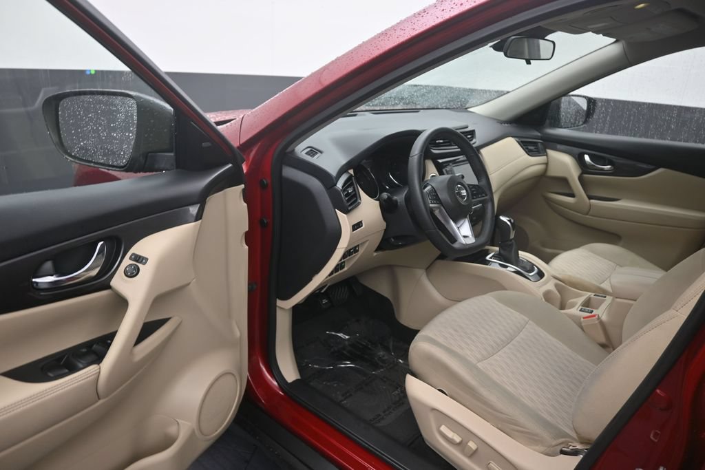 Used 2020 Nissan Rogue SV FWD image 10