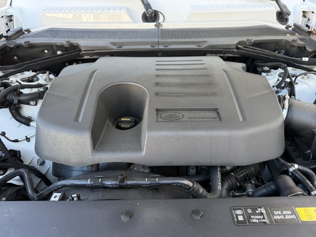 Used 2023 Land Rover Defender 130 SE AWD/4WD image 35
