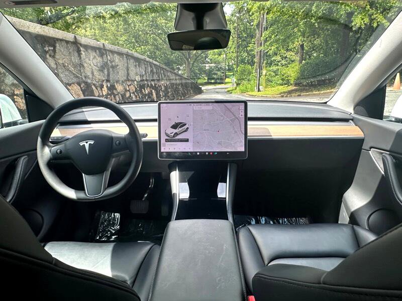Used 2021 Tesla Model Y Long Range image 3