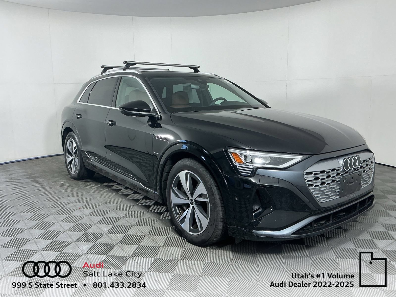 Used 2024 Audi Q8 e-tron Premium Plus w/ Premium Plus Package AWD/4WD image 1