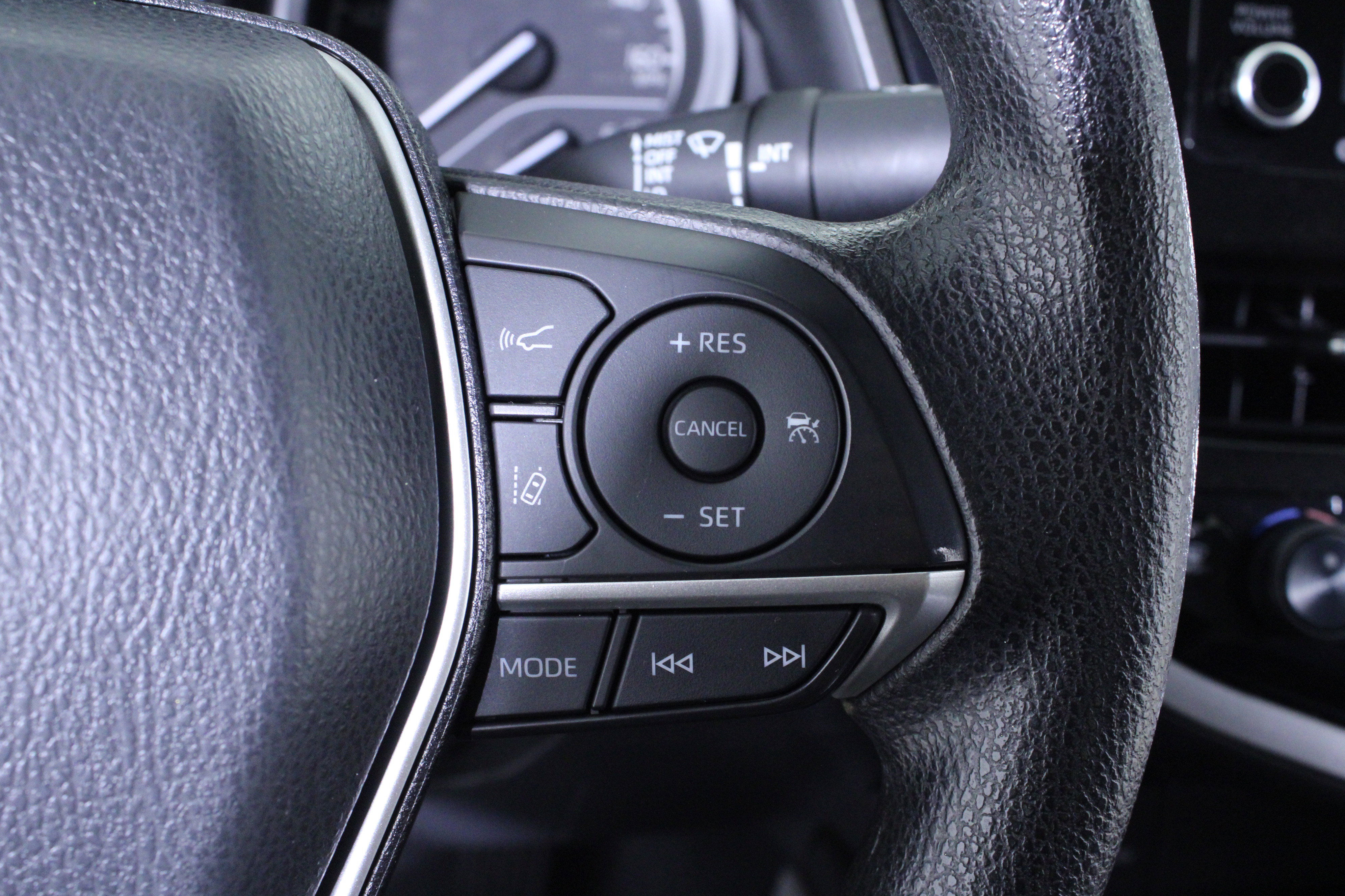 Used 2022 Toyota Camry LE image 19