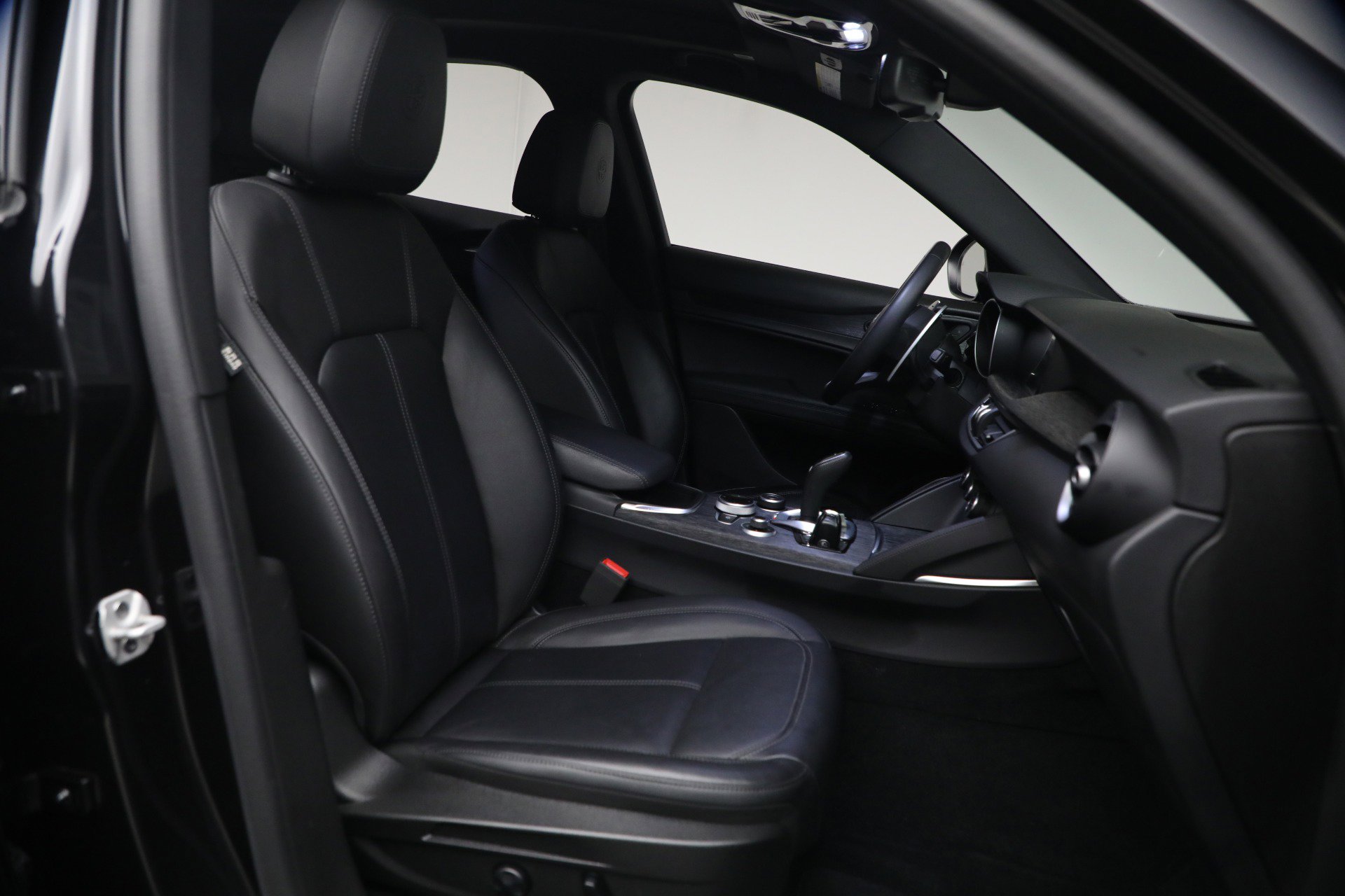 Used 2022 Alfa Romeo Stelvio Sprint AWD/4WD image 17
