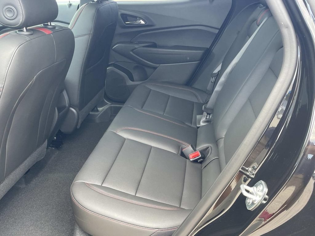 New 2026 Chevrolet Trax RS w/ Sunroof Package FWD image 9