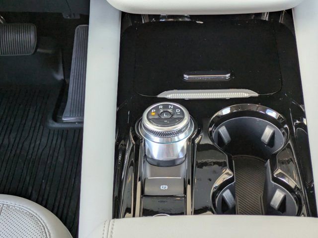 Certified 2025 Ford Explorer Platinum w/ LUX Leather Package image 19