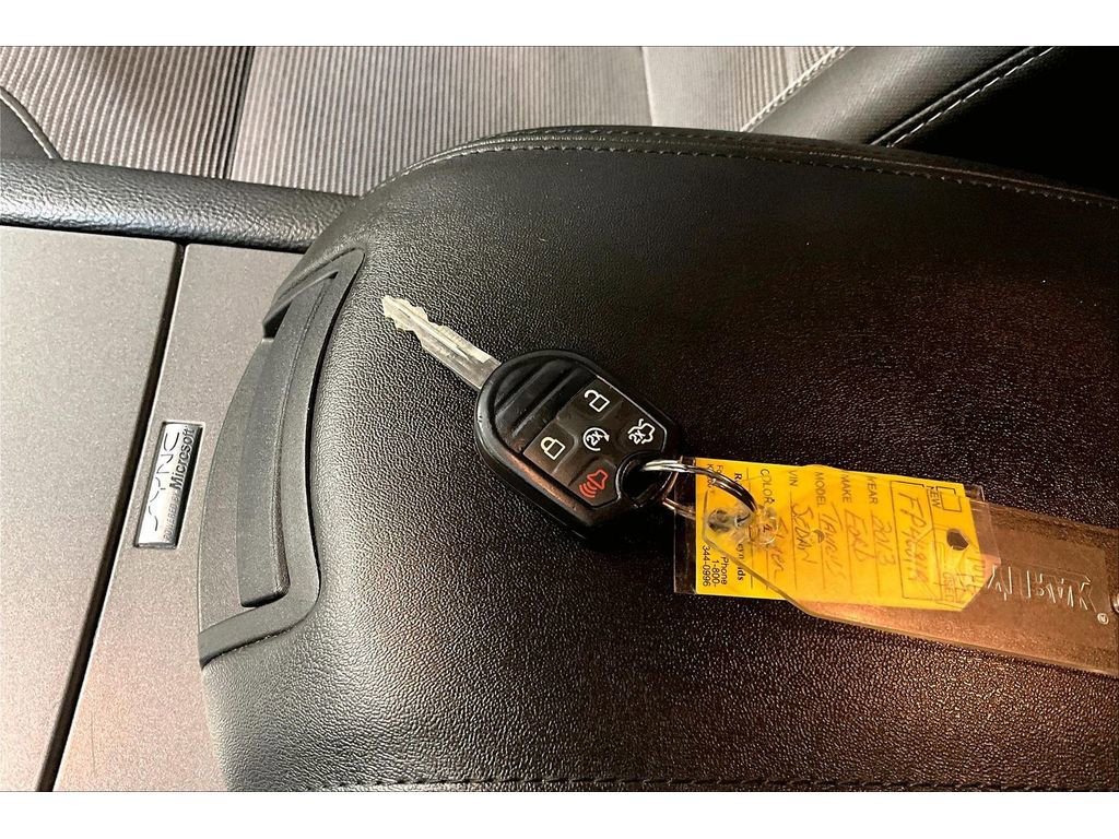 Used 2013 Ford Taurus SEL image 12