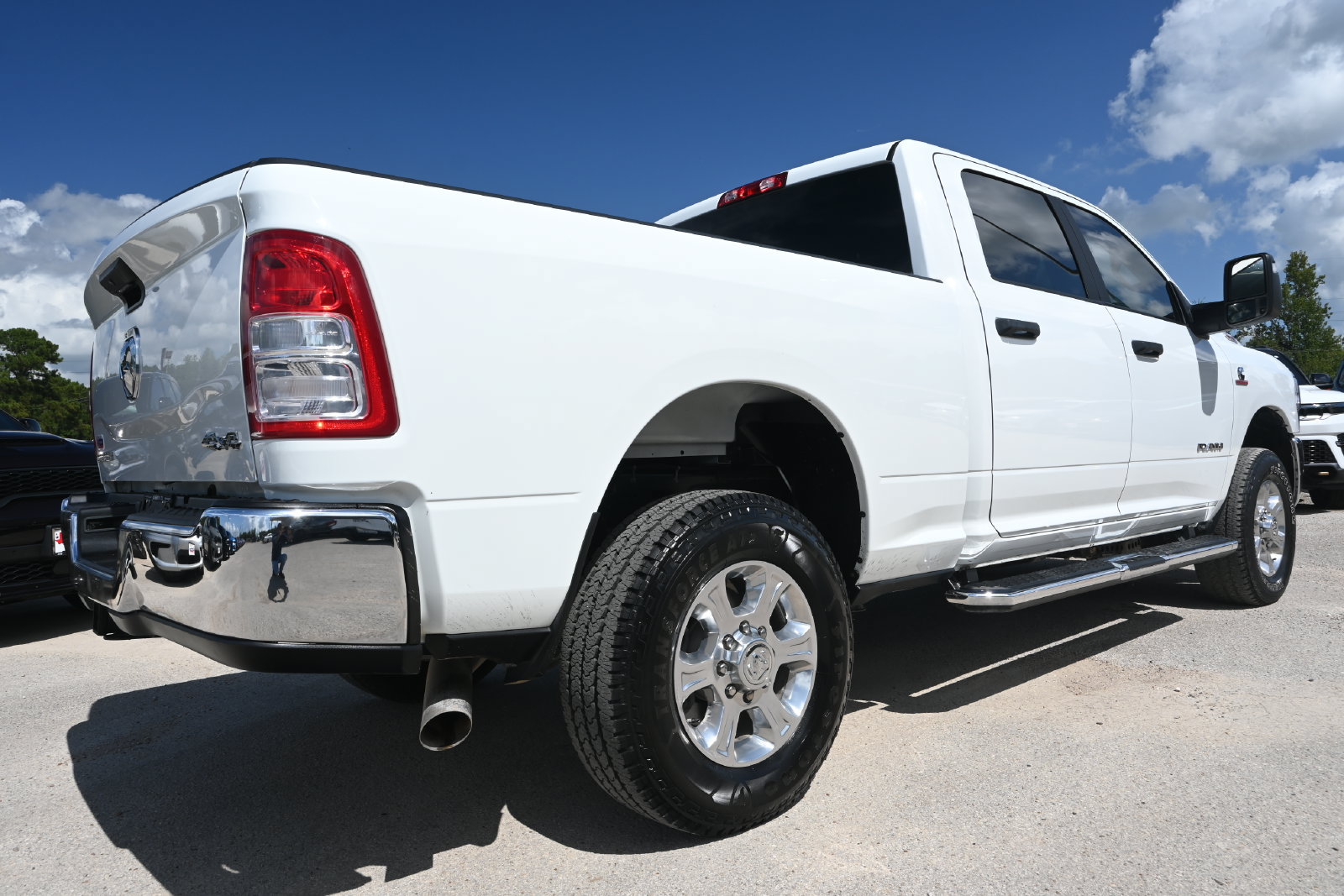 Used 2024 RAM 2500 Big Horn AWD/4WD image 2
