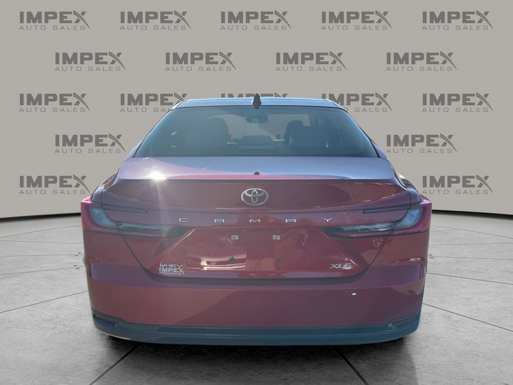 Used 2025 Toyota Camry XLE image 4